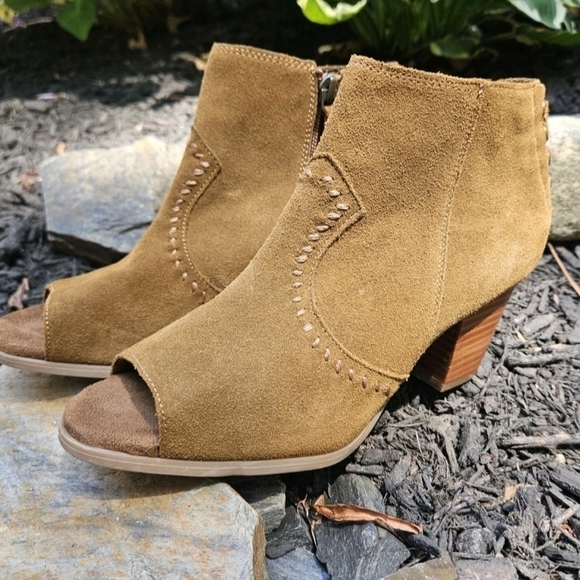 Minnetonka Shoes - Minnetonka Brown Melissa Suede Peep Toe Mocassin Ankle Boots, Size 8
